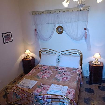 Bed and Breakfast Angelina Antica Dimora à Terracine Extérieur photo